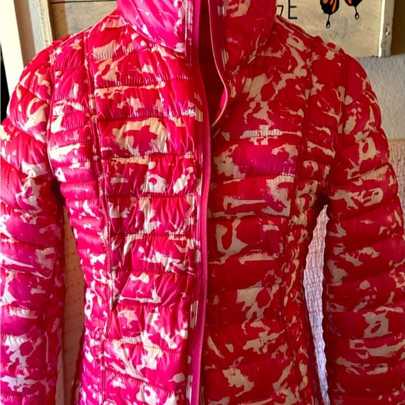 Pink reversible puffer jacket. - Picture 1 of 3